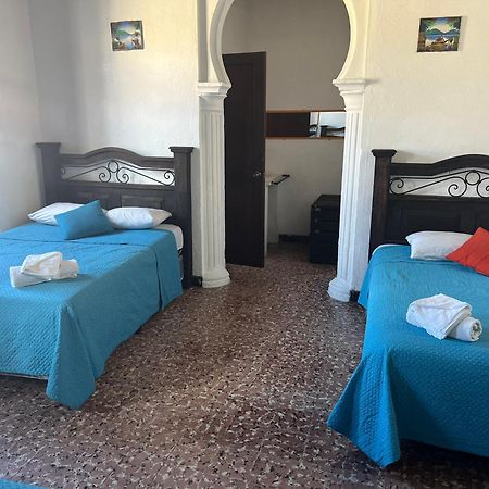 Feathers Hotel & Lounge Antigua ภายนอก รูปภาพ