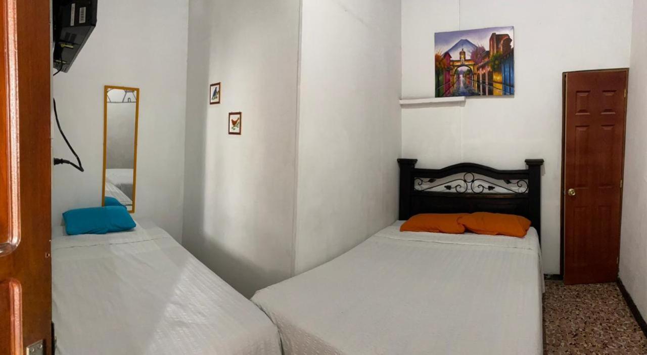 Feathers Hotel & Lounge Antigua ภายนอก รูปภาพ