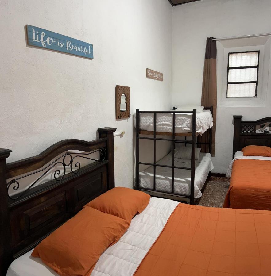 Feathers Hotel & Lounge Antigua ภายนอก รูปภาพ